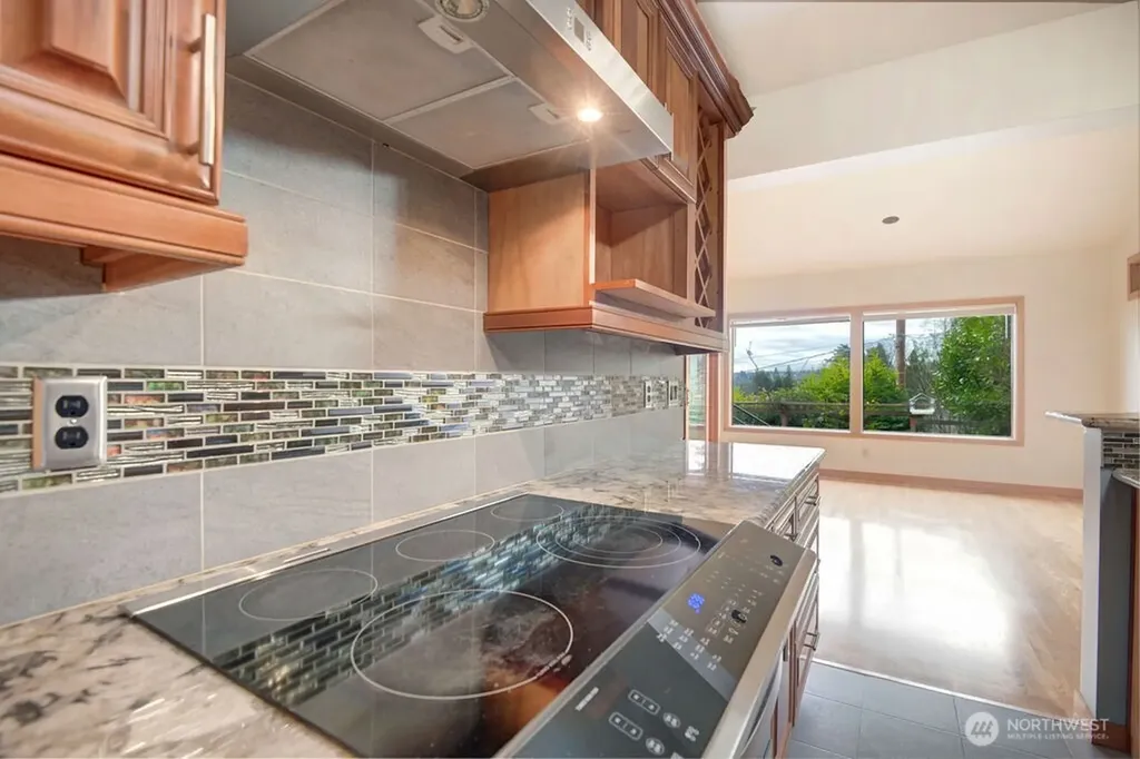 4322 29th Avenue W Seattle WA 98199