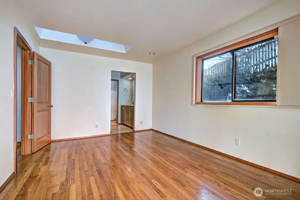 4322 29th Avenue W Seattle WA 98199