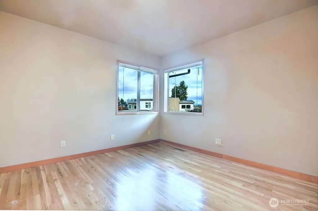 4322 29th Avenue W Seattle WA 98199