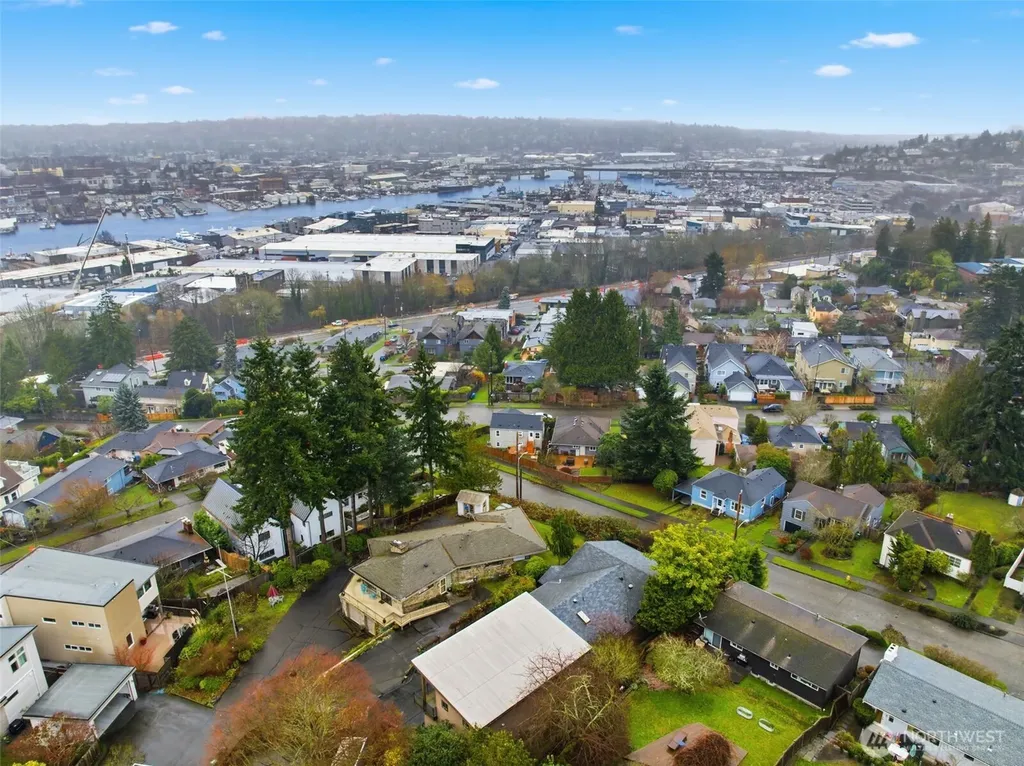 4322 29th Avenue W Seattle WA 98199