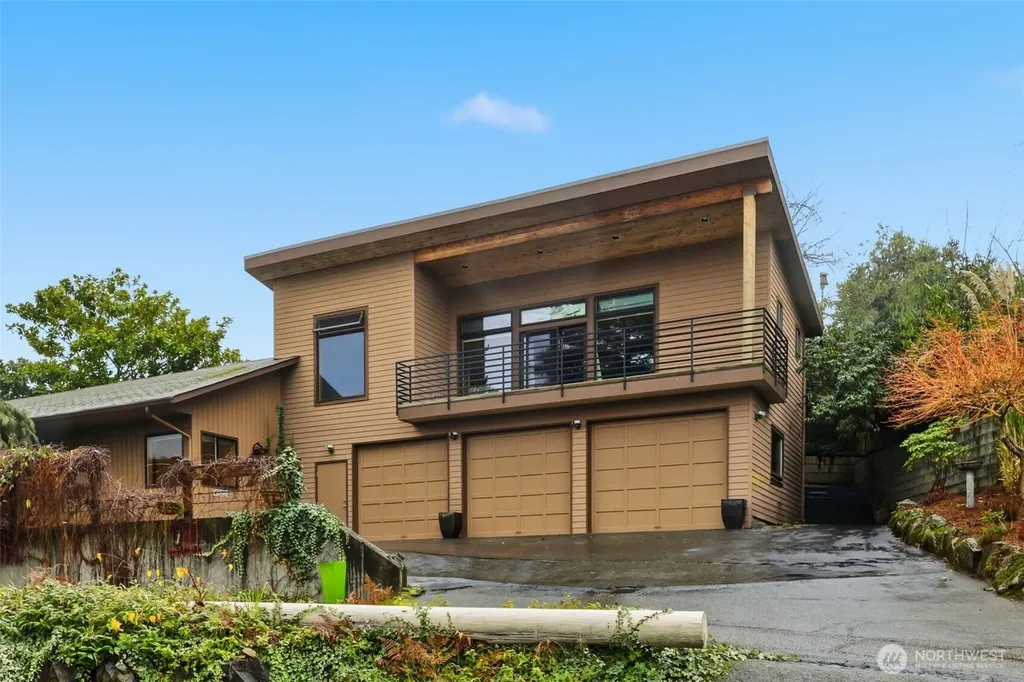 4322 29th Avenue W Seattle WA 98199