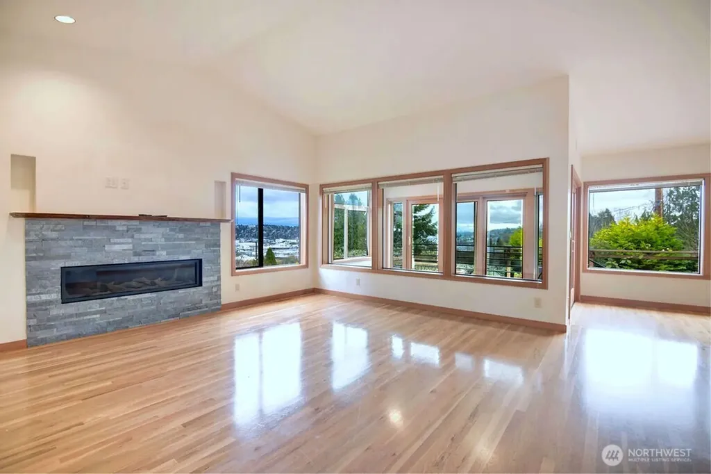 4322 29th Avenue W Seattle WA 98199