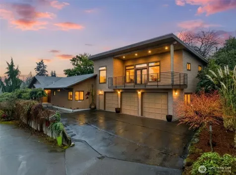4322 29th Avenue W Seattle WA 98199