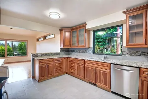 4322 29th Avenue W Seattle WA 98199