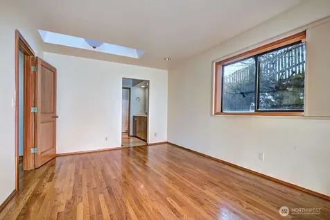 4322 29th Avenue W Seattle WA 98199
