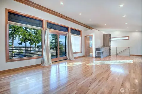 4322 29th Avenue W Seattle WA 98199