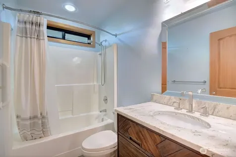 4322 29th Avenue W Seattle WA 98199