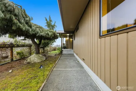 4322 29th Avenue W Seattle WA 98199