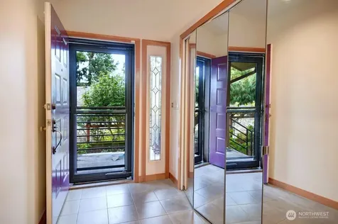 4322 29th Avenue W Seattle WA 98199