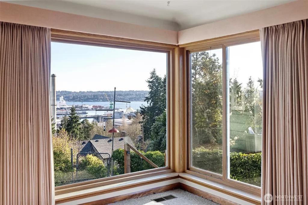 410 S Charleston Avenue Bremerton WA 98312