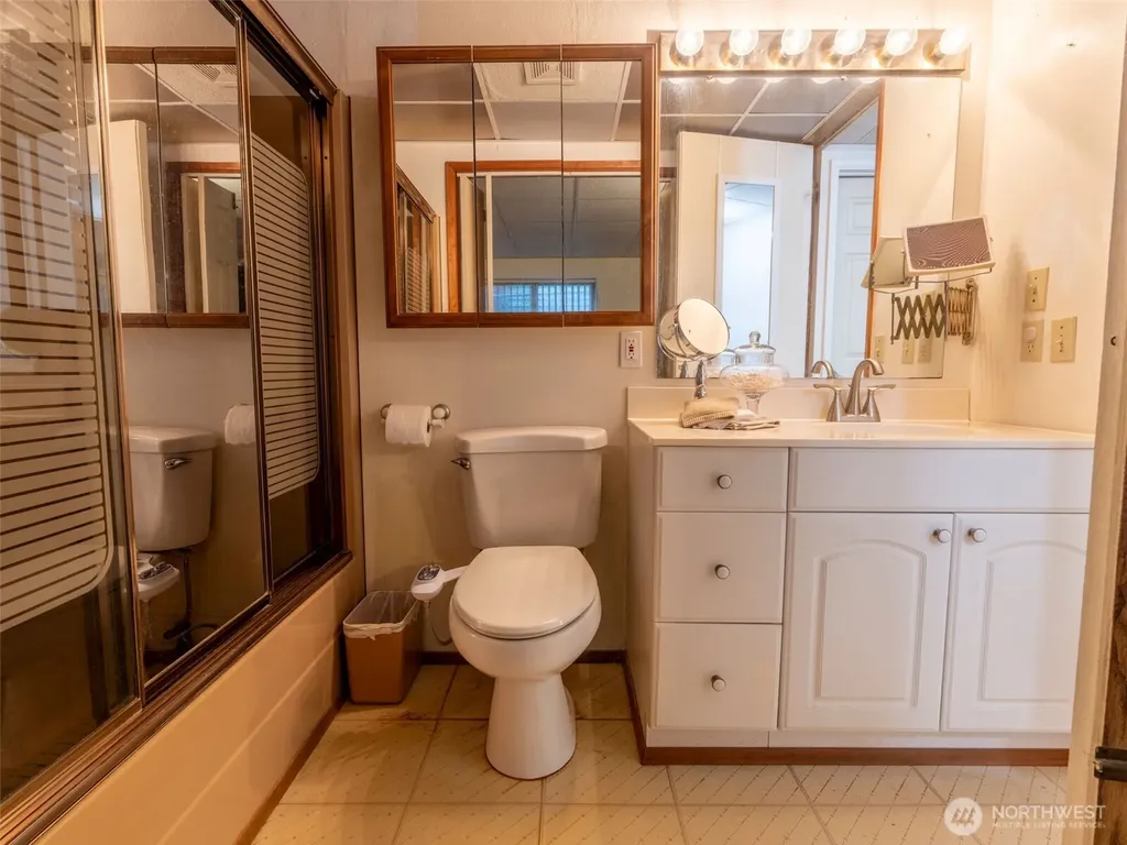 928 N 98th Street Seattle WA 98103