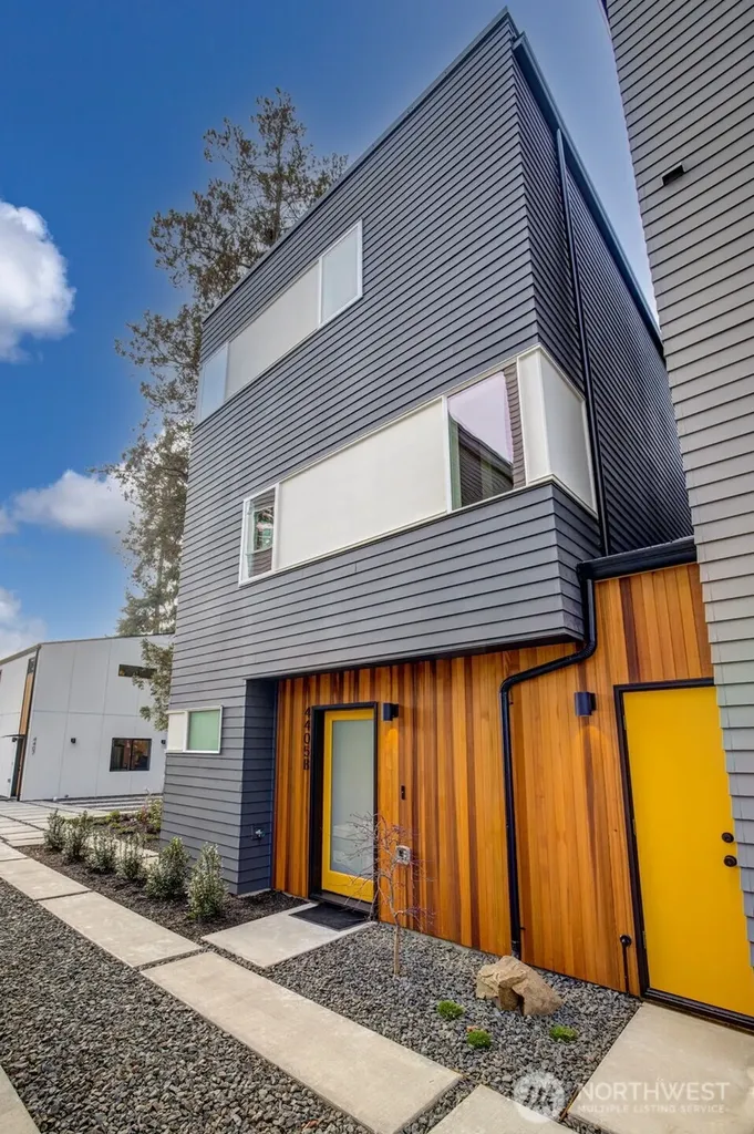 4405 S Holly Street Seattle WA 98118