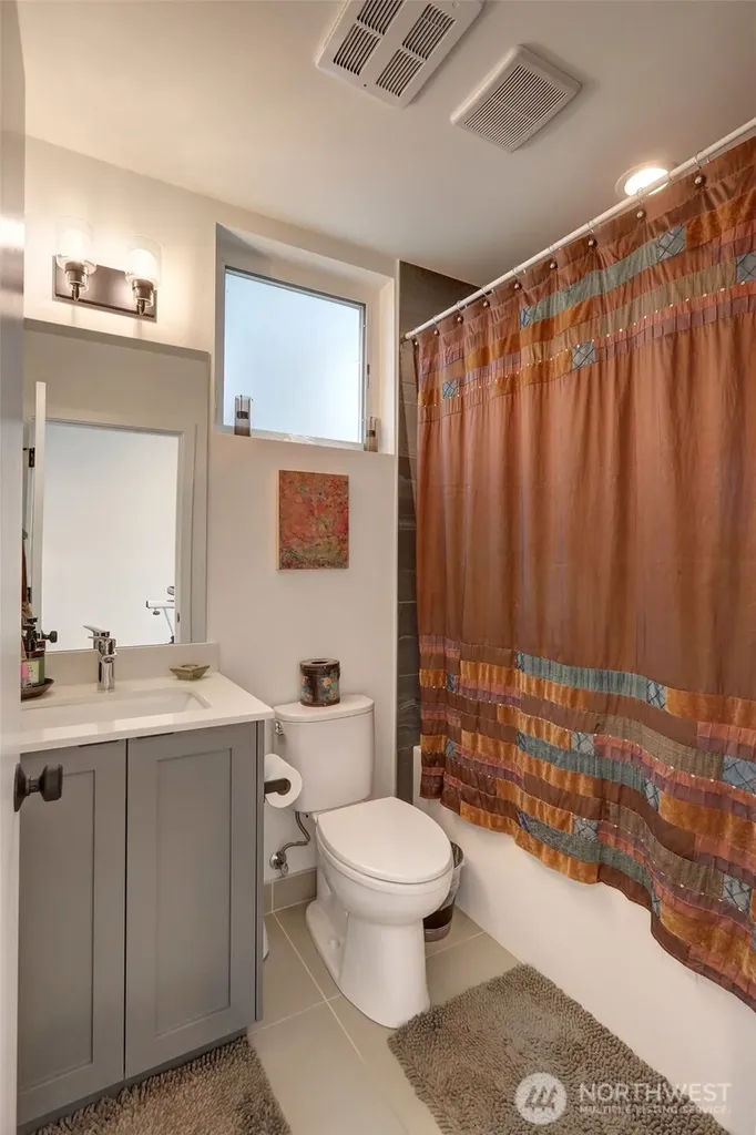 3854 22nd Avenue SW Seattle WA 98106
