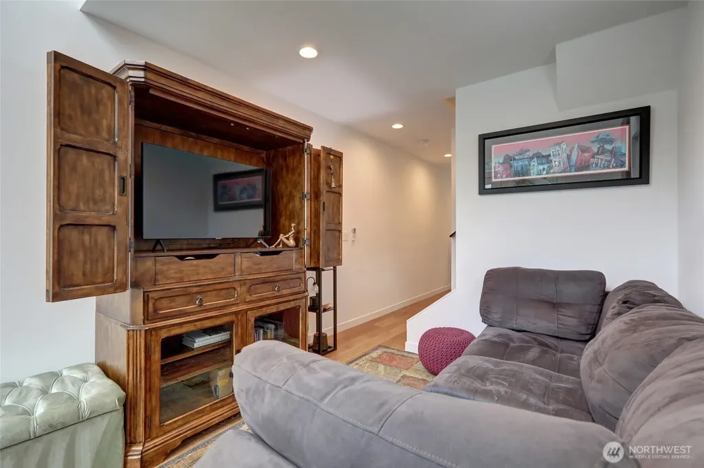 3854 22nd Avenue SW Seattle WA 98106