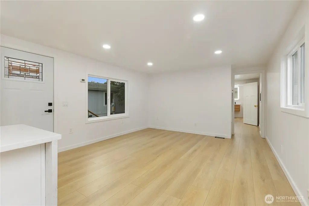 31108 3rd Avenue Black Diamond WA 98010