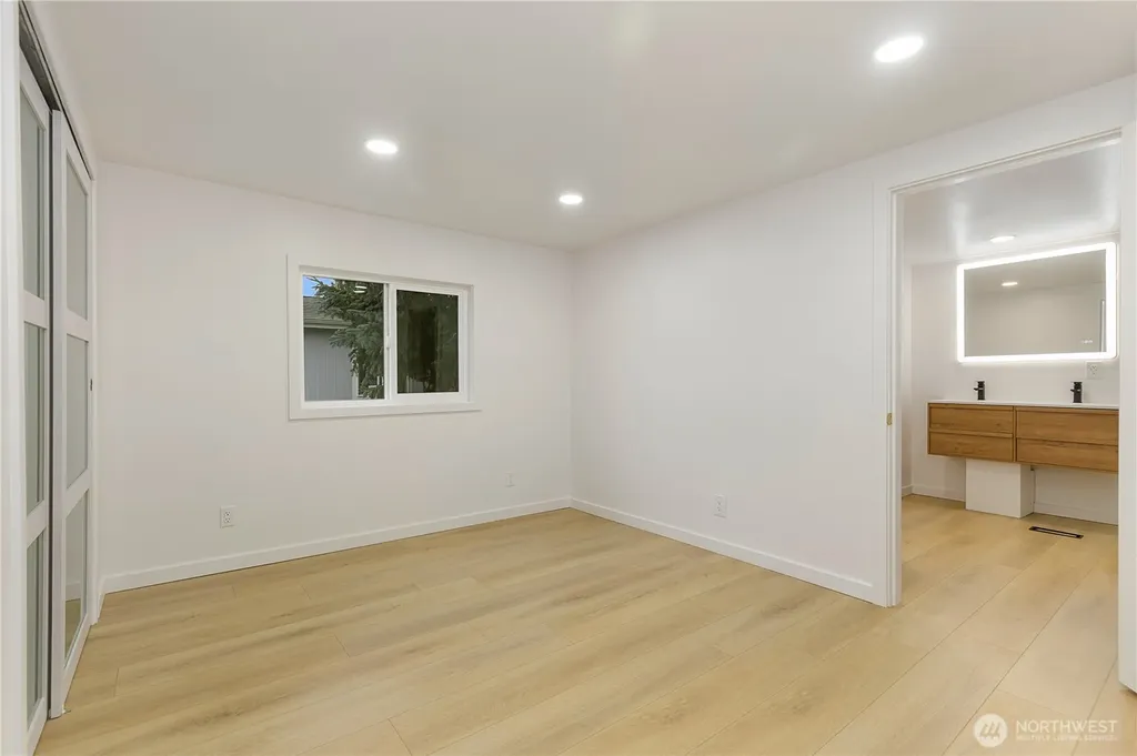 31108 3rd Avenue Black Diamond WA 98010
