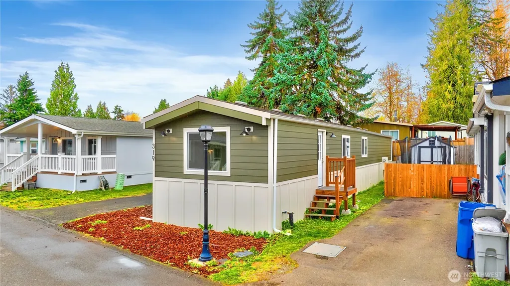 31108 3rd Avenue Black Diamond WA 98010