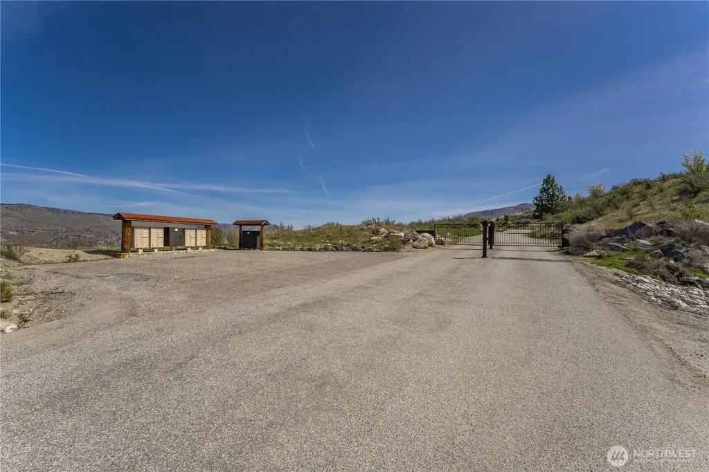295 Hawks Ridge Road Chelan WA 98816
