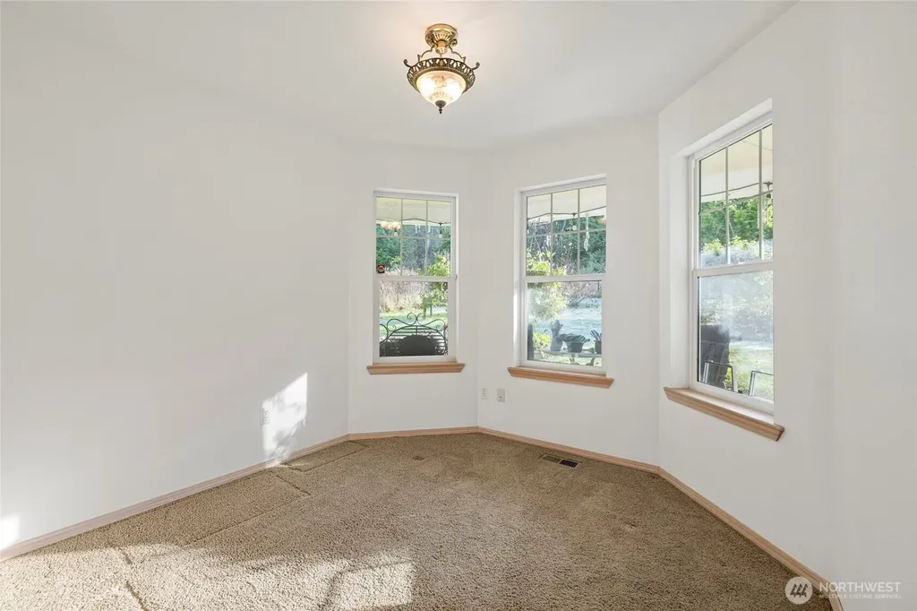 22068 Mcmurray Shore Drive Mount Vernon WA 98274