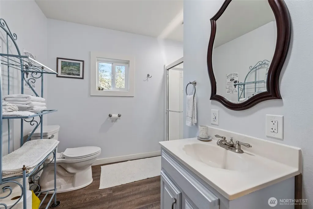 22068 Mcmurray Shore Drive Mount Vernon WA 98274
