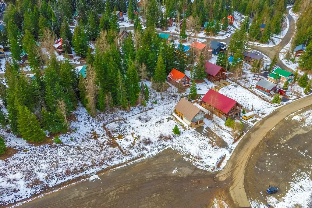 6 Xxxxx Hyak Dr E Snoqualmie Pass WA 98068