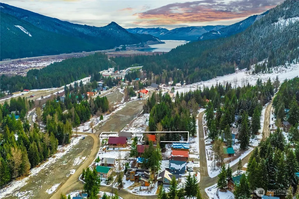 6 Xxxxx Hyak Dr E Snoqualmie Pass WA 98068