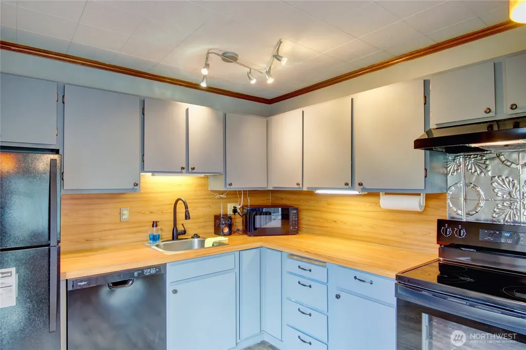 1710 Skyline Way Anacortes WA 98221