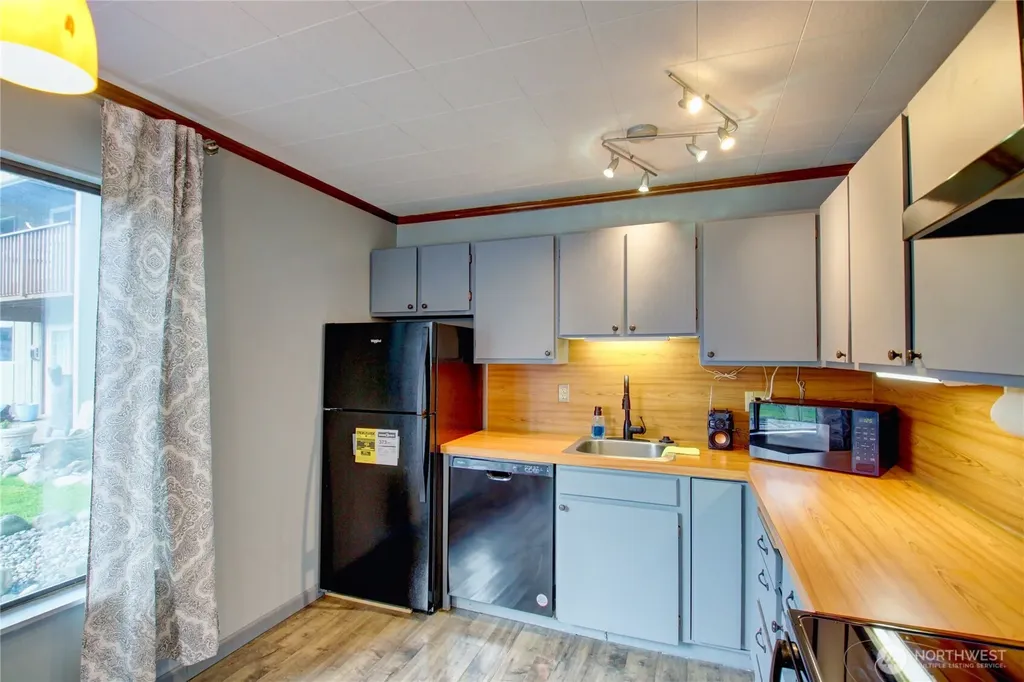 1710 Skyline Way Anacortes WA 98221