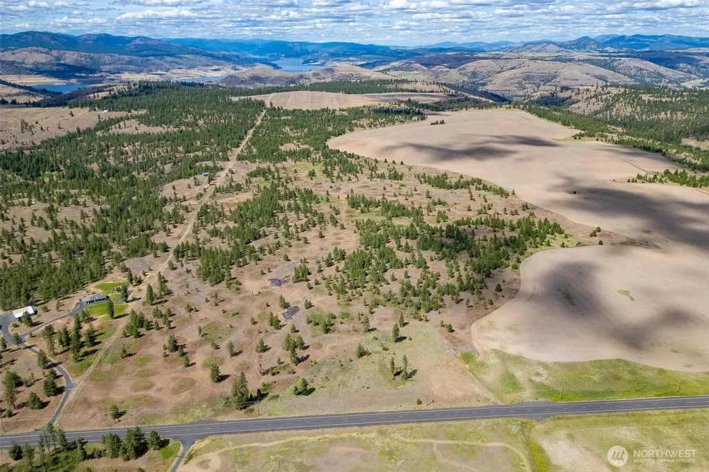 35470 Prairie Lane N Creston WA 99117