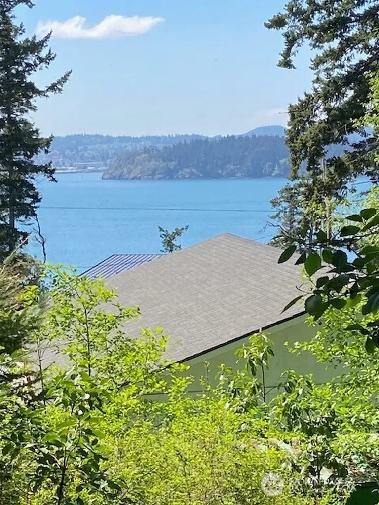 7408 Holiday Boulevard Anacortes WA 98221