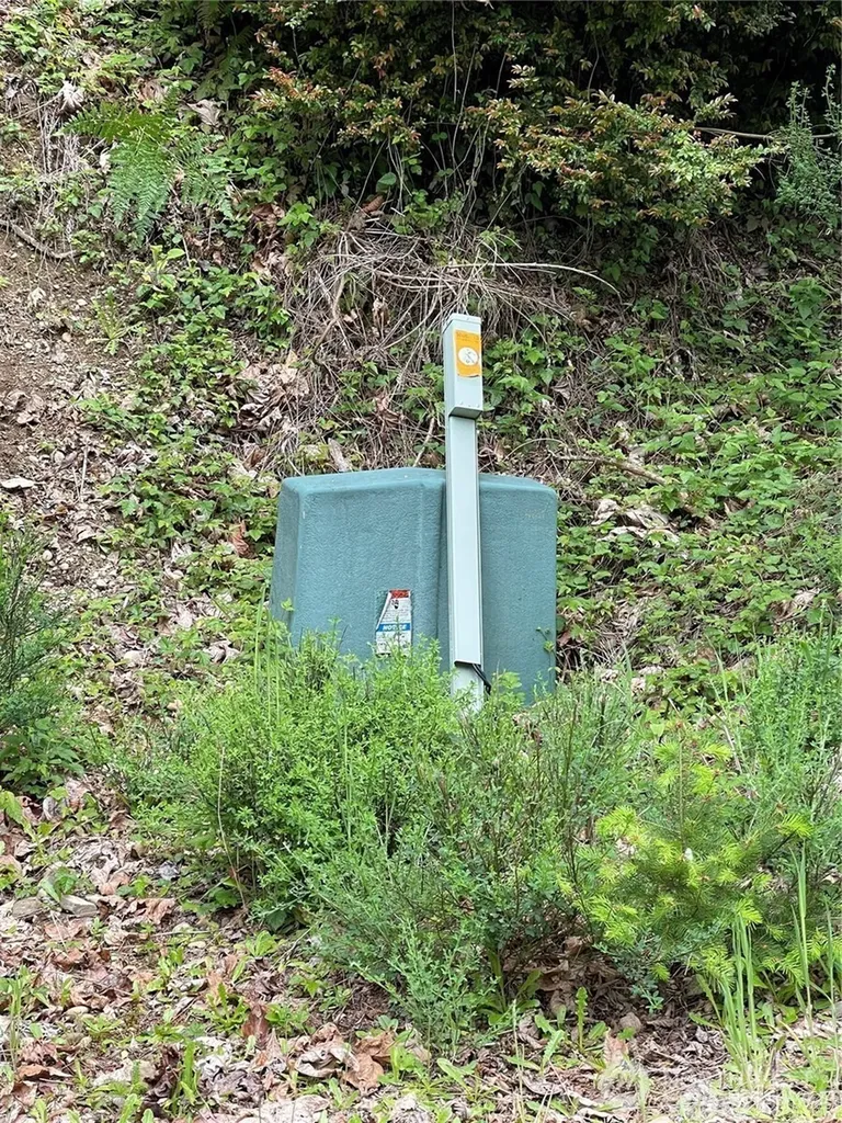 9 Us Highway 101 Lilliwaup WA 98555