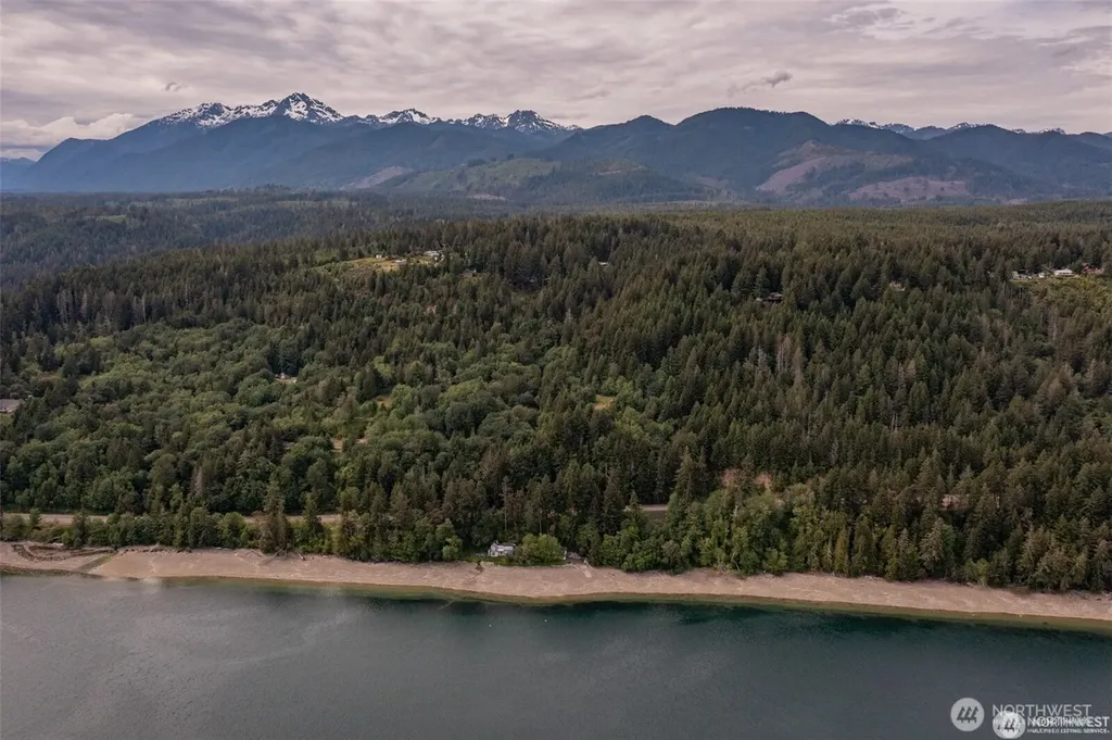 9 Us Highway 101 Lilliwaup WA 98555