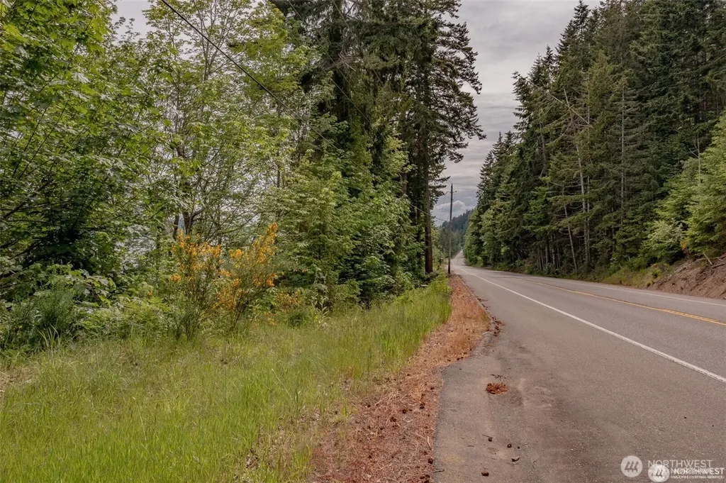 9 Us Highway 101 Lilliwaup WA 98555