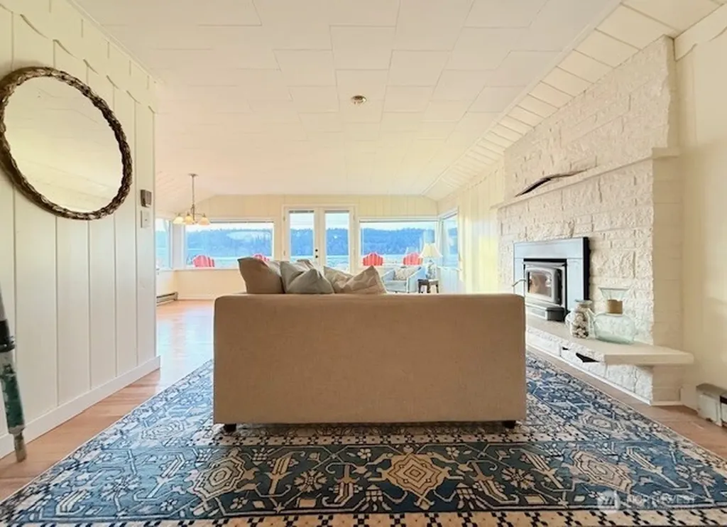 27728 Manzanita Beach Rd SW Vashon WA 98070