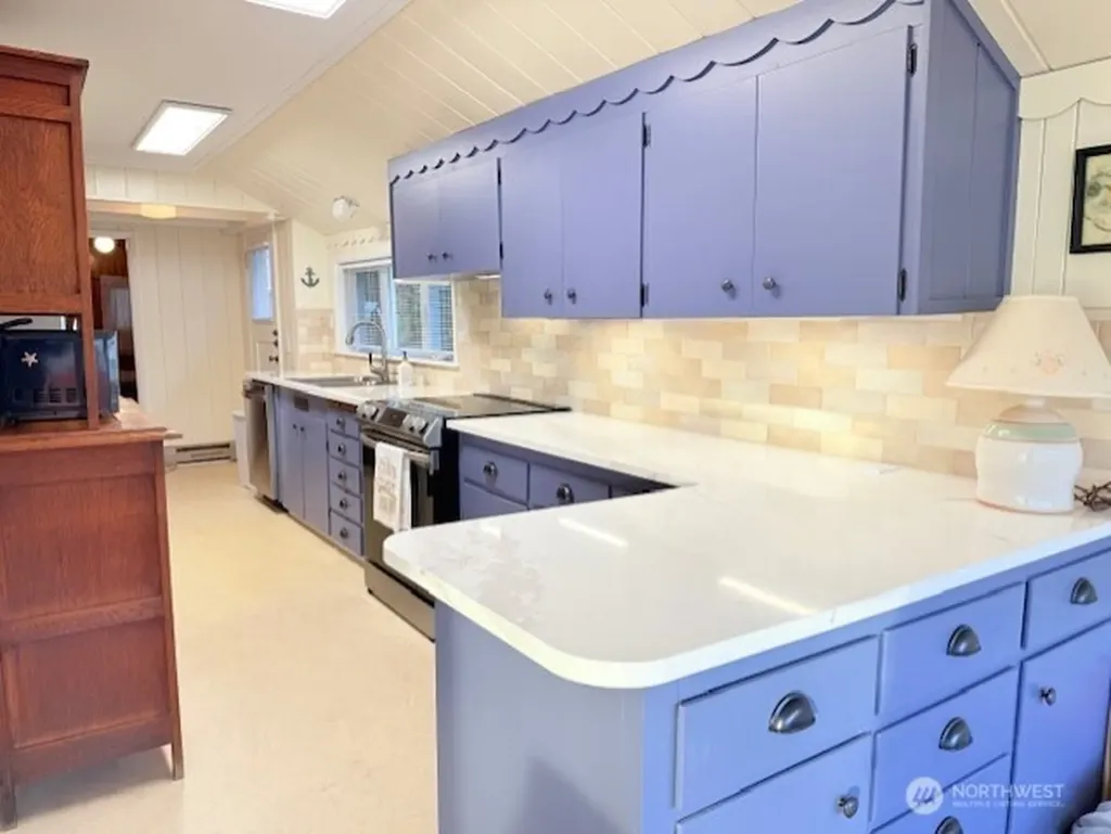27728 Manzanita Beach Rd SW Vashon WA 98070
