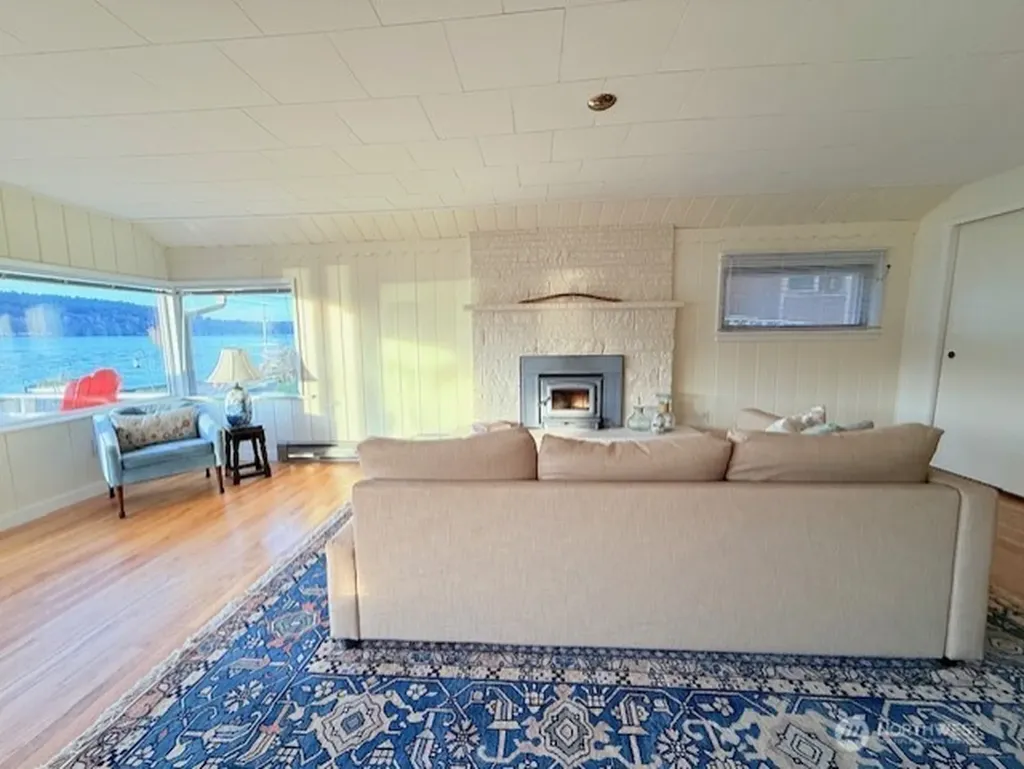 27728 Manzanita Beach Rd SW Vashon WA 98070