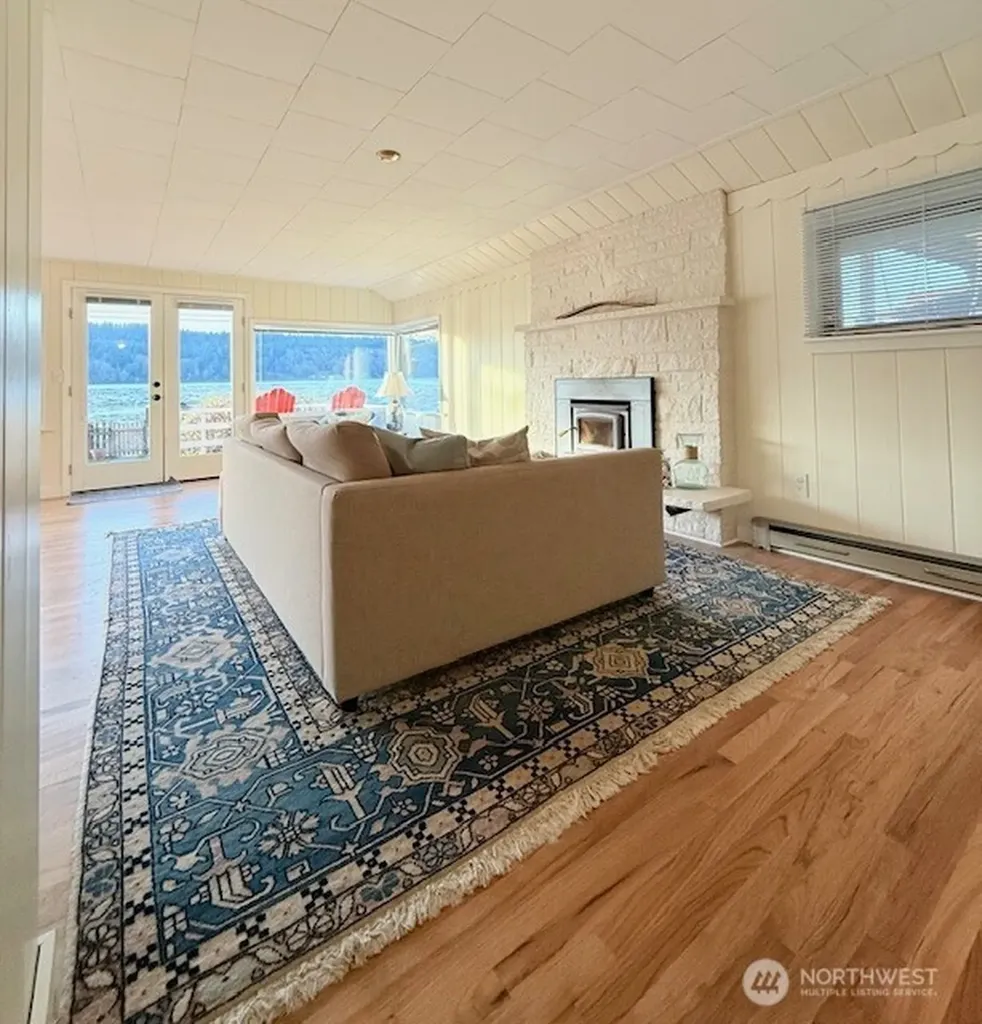 27728 Manzanita Beach Rd SW Vashon WA 98070