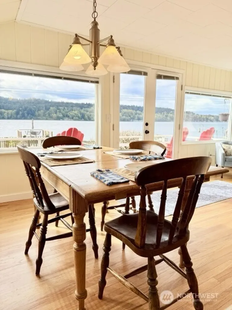 27728 Manzanita Beach Rd SW Vashon WA 98070