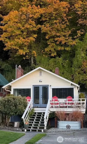 27728 Manzanita Beach Rd SW Vashon WA 98070