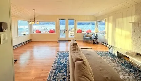 27728 Manzanita Beach Rd SW Vashon WA 98070