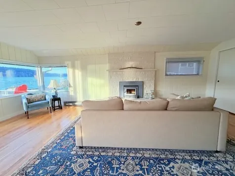 27728 Manzanita Beach Rd SW Vashon WA 98070