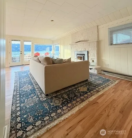 27728 Manzanita Beach Rd SW Vashon WA 98070