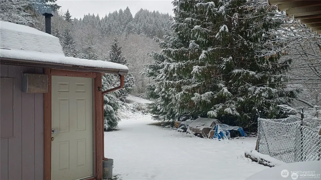 32241 N Highway 101 Lilliwaup WA 98555