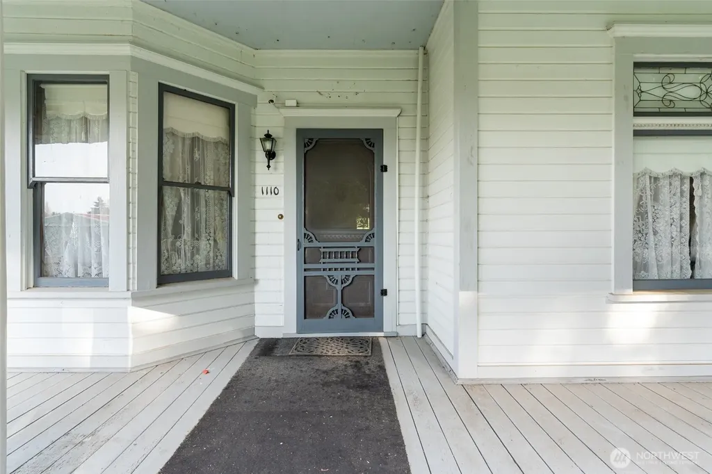 1110 D Street Vader WA 98593