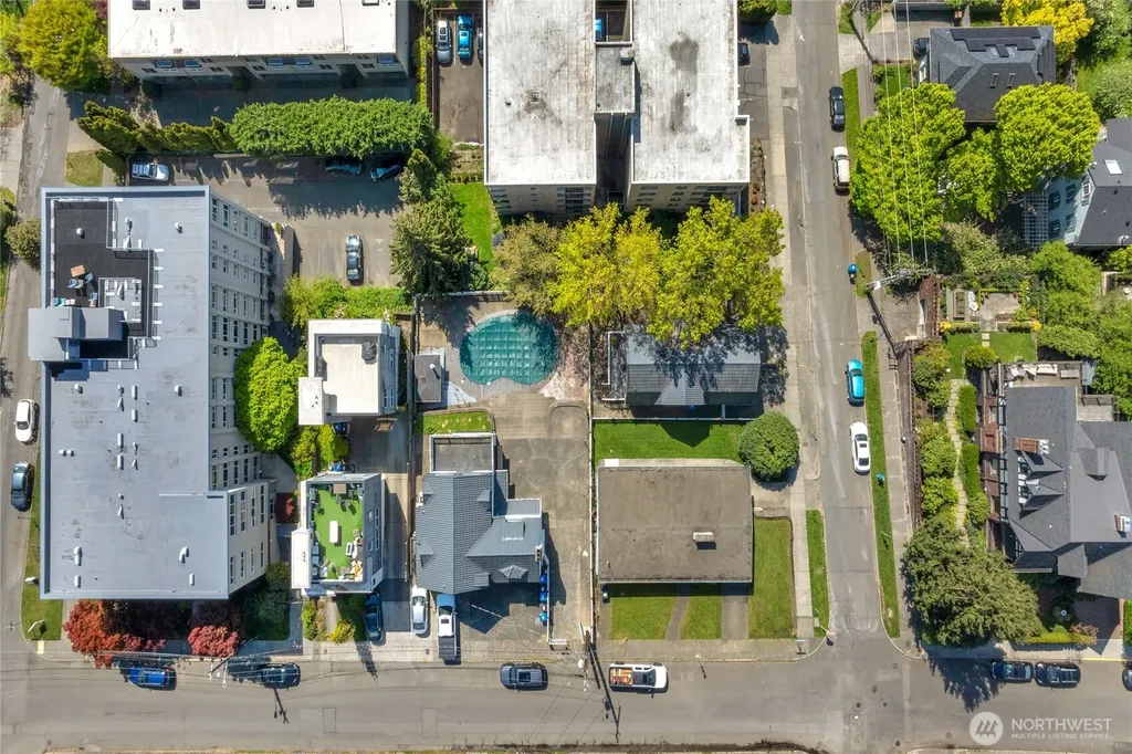 215 W Kinnear Place Seattle WA 98119