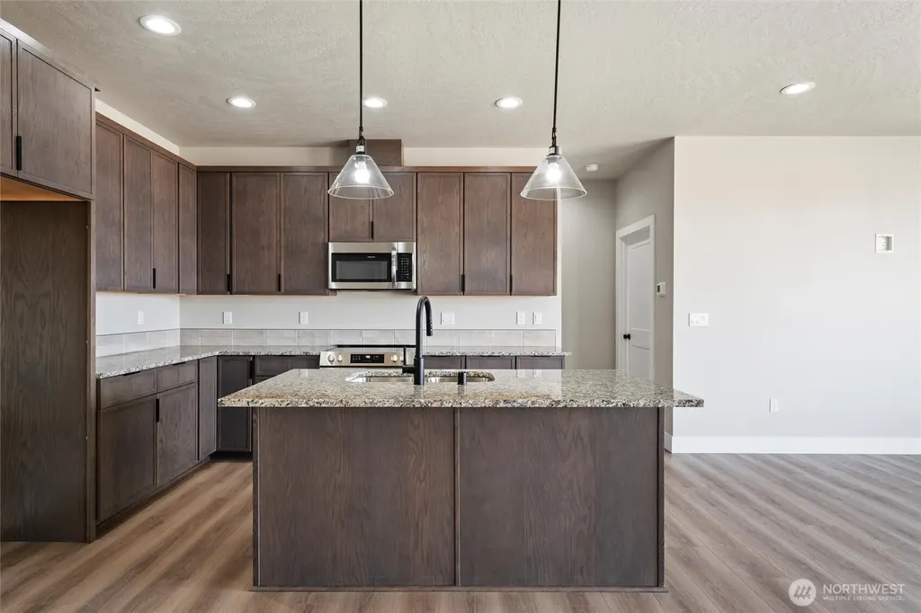 1513 N 7th Avenue NE Quincy WA 98848