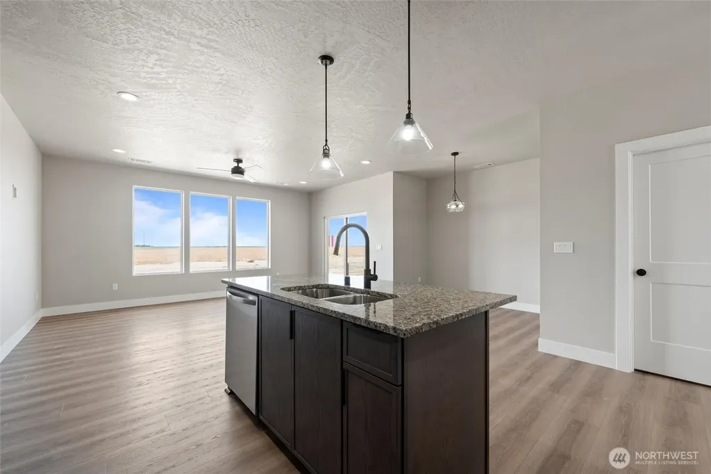 1513 N 7th Avenue NE Quincy WA 98848