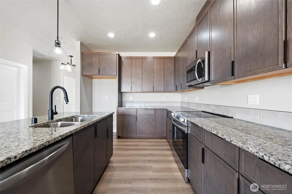 1513 N 7th Avenue NE Quincy WA 98848