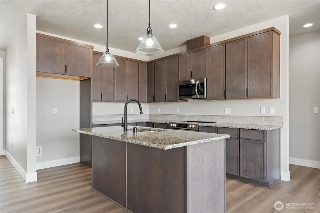 1513 N 7th Avenue NE Quincy WA 98848