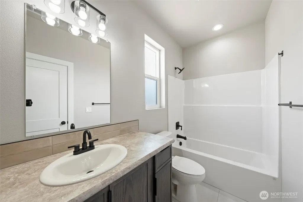 1513 N 7th Avenue NE Quincy WA 98848